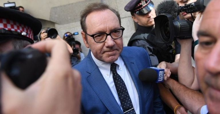 Kevin es acusado de abuso sexual