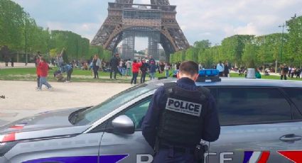 Espeluznante: Detienen a 2 sujetos en París acusados de abusar de una mexicana en la Torre Eiffel