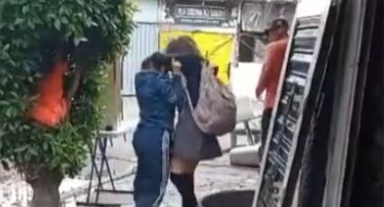 VIDEO: Dos estudiantes de secundaria de Tlalnepantla se pelean y una de ellas termina en el hospital