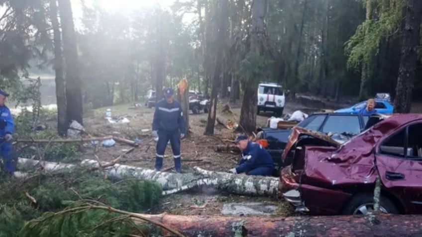 Tragedia en Rusia: Intensa tormenta, como huracán, provoca muerte de tres niños y cinco adultos