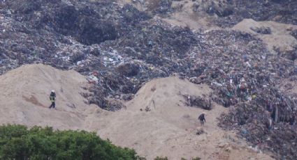 Explosión en Naucalpan: Reanudan búsqueda de trabajador sepultado en la basura; clausuran el sitio