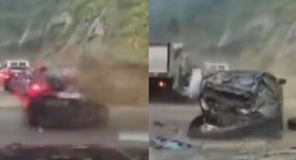 FUERTE VIDEO: Rocas se desprenden en plena carretera y aplastan un auto; saldo es de 2 muertos