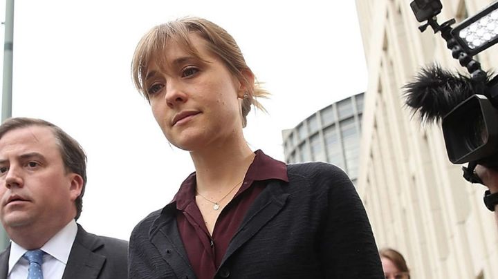 Allison Mack, la actriz de 'Smallville' encarcelada por tráfico sexual, sale libre; esto se sabe