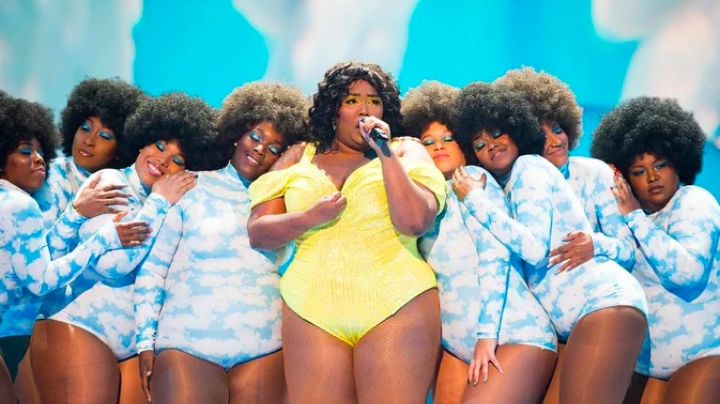 Alerta en la música: Demandan a la cantante Lizzo por presuntamente obligar a sus bailarinas a esto