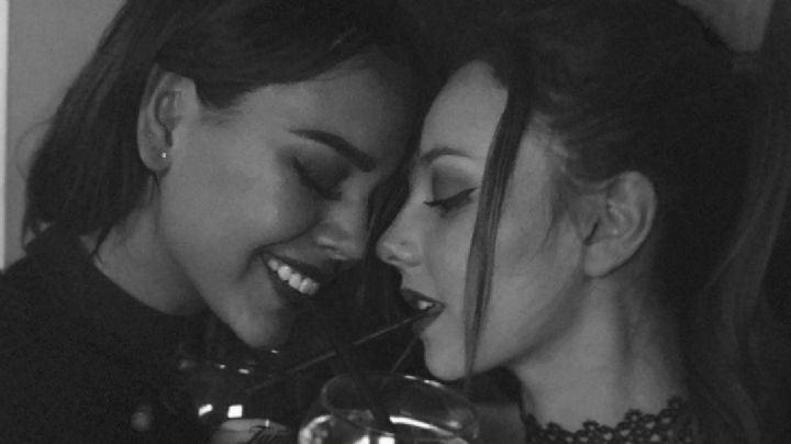 Danna Paola se habría enamorado de una de sus compañeras de ´Élite'; se trataría de Ester Expósito