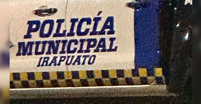 Autoridades llegan al sitio del crimen