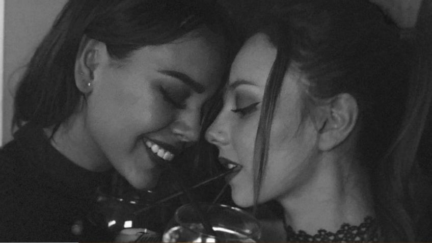 Danna Paola se habría enamorado de una de sus compañeras de ´Élite'; se trataría de Ester Expósito