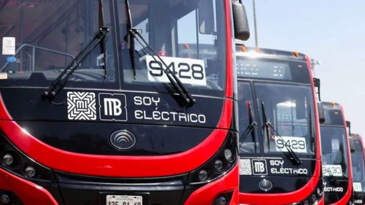 Lamentable: Metrobús atropella a un hombre al norte de la CDMX y éste pierde la vida