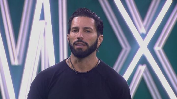 "No soy aprovechado": Poncho de Nigris aclara que no quitarle su premio a Wendy Guevara