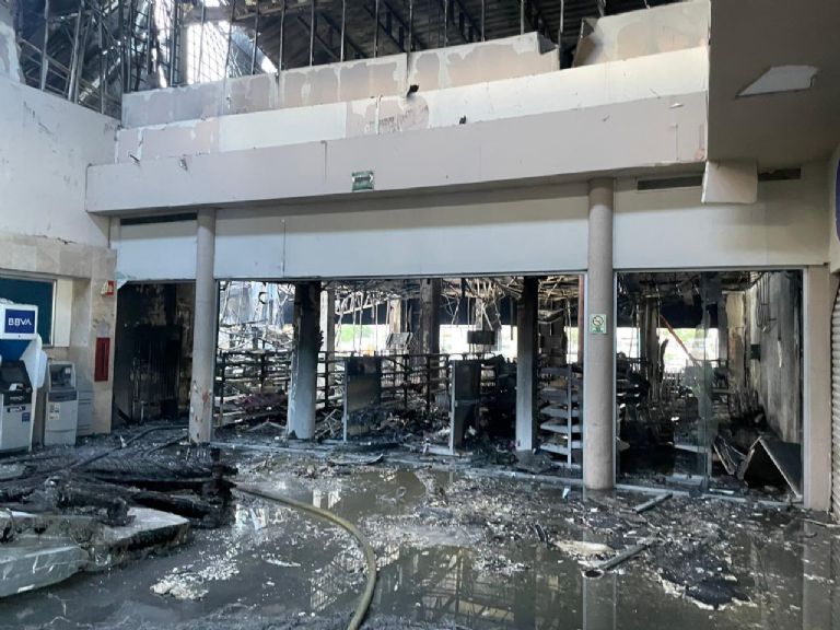 Autoridades atienden incendio en Hermosillo, Sonora. Foto: Twitter