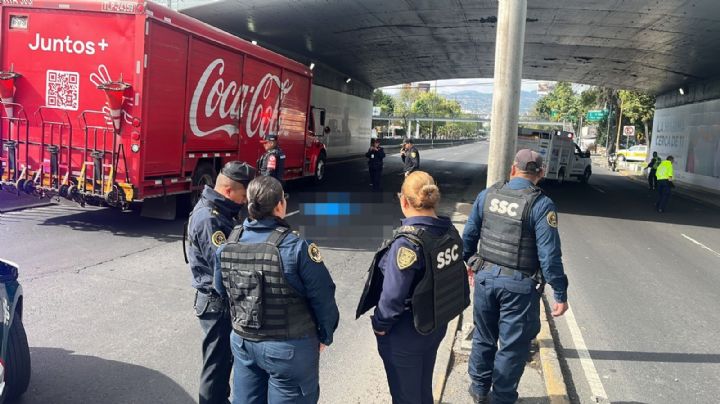 Imágenes fuertes: Abuelita se arroja de un puente vehicular en CDMX, VIDEO se viraliza