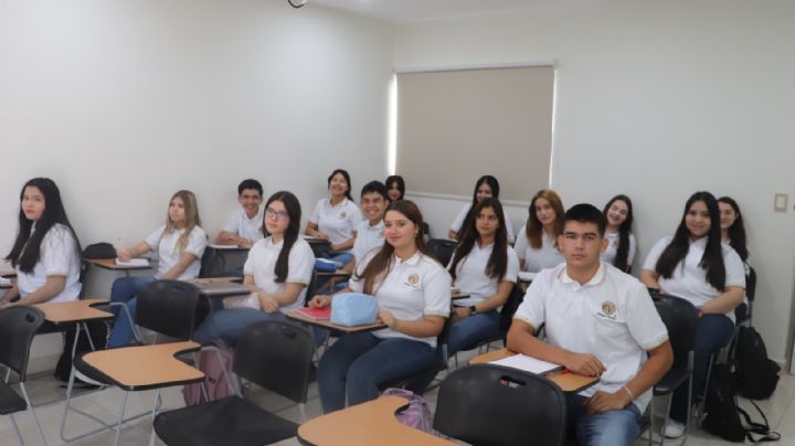Cajeme: Alumnos de preparatoria del Colegio Venecia vivieron un cálido regreso a clases