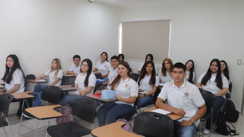 Cajeme: Alumnos de preparatoria del Colegio Venecia vivieron un cálido regreso a clases