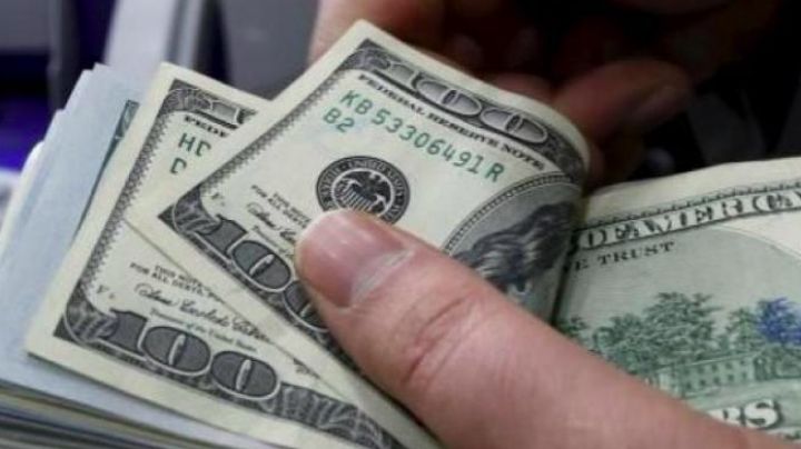 ¿Compras o vendes? Así cotiza el dólar en México con base al tipo de cambio actual