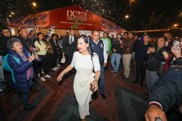 Sandra Cuevas en Reunión de Cabildos