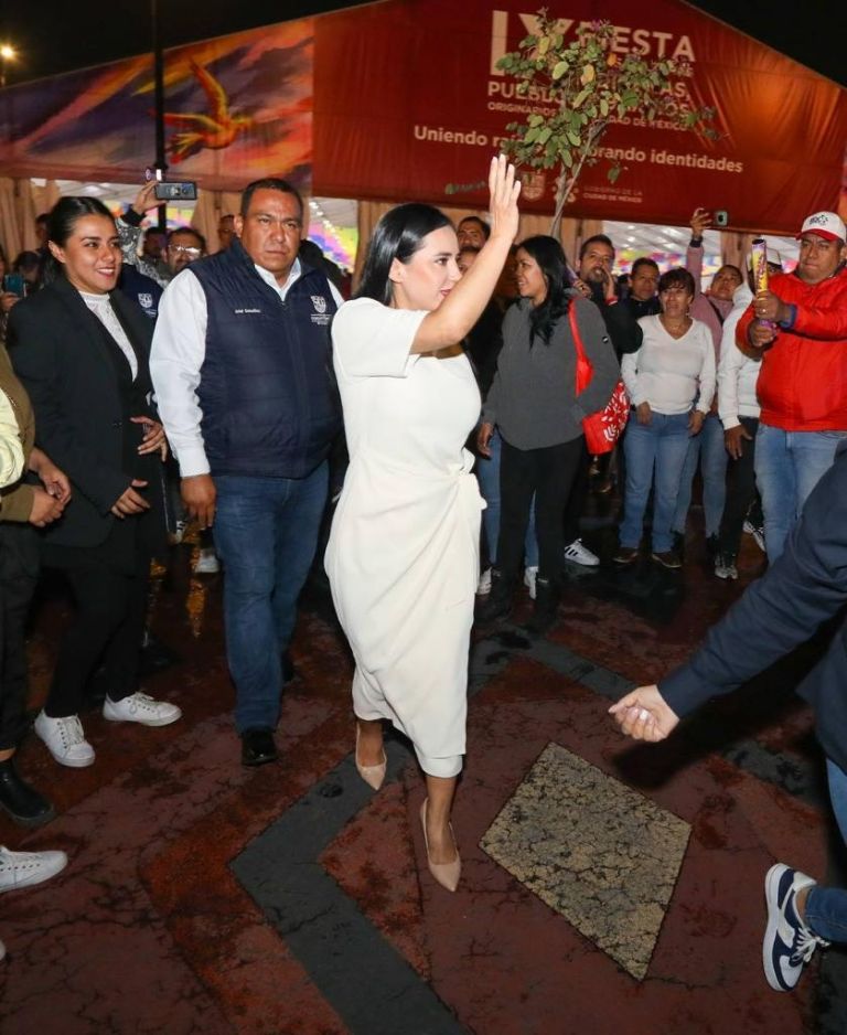 Sandra Cuevas en Reunión de Cabildos