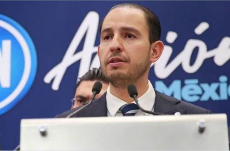 Marko Cortés, Libros de la SEP