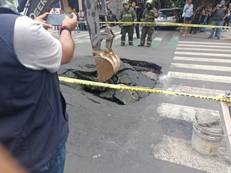 Mega Socavón en CDMX