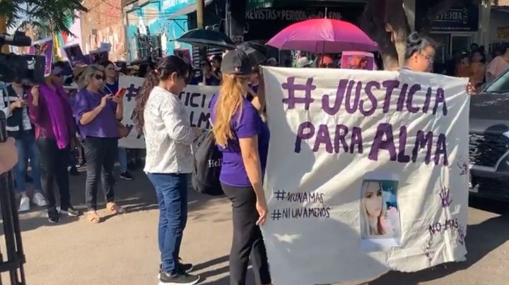 Familiares de Alma Lourdes y colectivos feministas salen a las calles de Ciudad Obregón