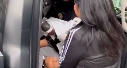 VIDEO: Mujer da a luz a dos bebés en calles de Iztapalapa; oficiales los reciben