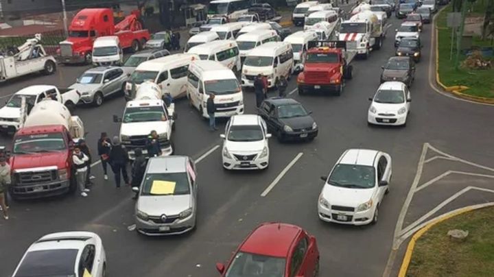 Caos en Atizapán de Zaragoza: Transportistas bloquean calles exigen pago de 400 millones