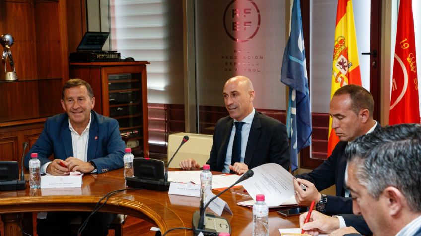 Fiscalía de España abre investigación contra Rubiales y la RFEF denuncia al gobierno