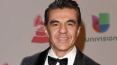 Tras 30 años en Televisa, Adrián Uribe llega a TV Azteca y da inesperada noticia en 'VLA'