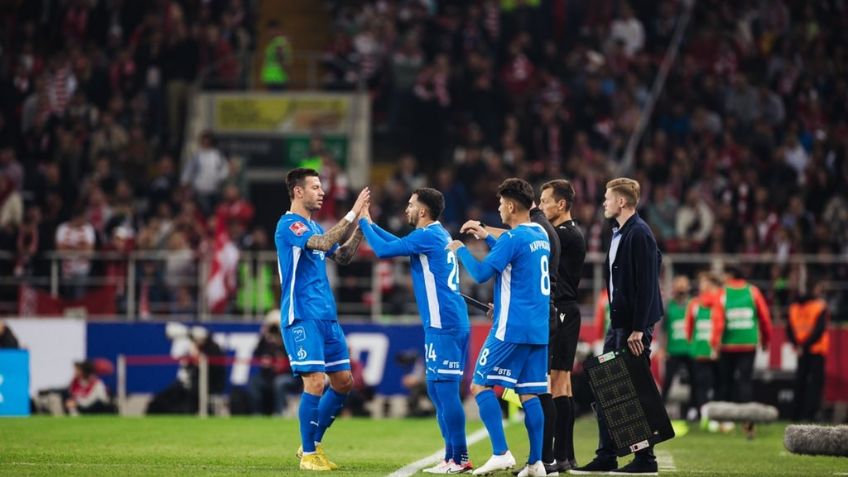 Luis Chávez debuta en el Dinamo de Moscú y participa en el único gol de su equipo