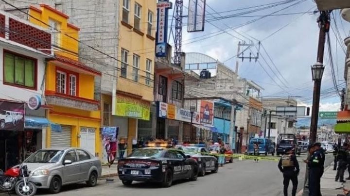 Terrible final: Hombre muere electrocutado con cables de alta tensión en Santiago Tianguistenco