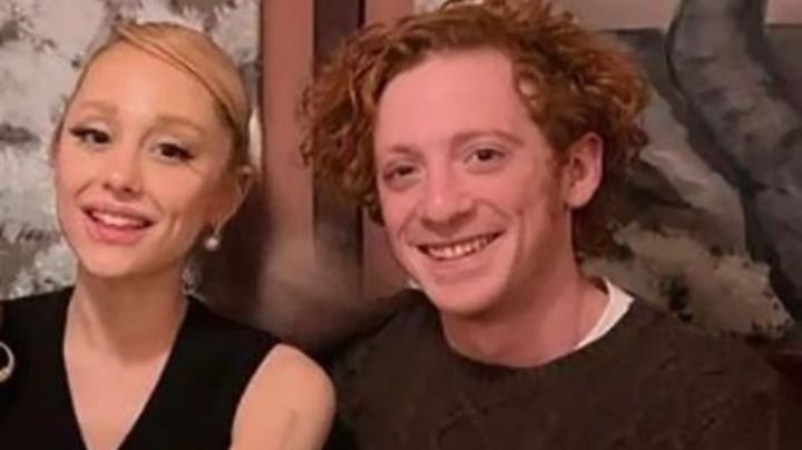 Ethan Slater habría iniciado su amorío con Ariana Grande cuando aún estaba casado con su exesposa
