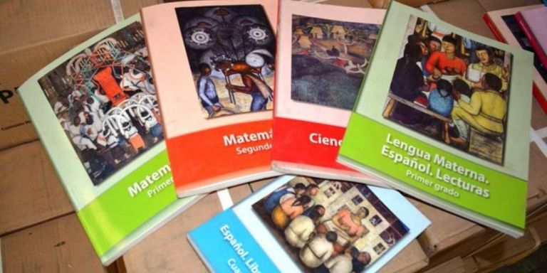 AMLO defiende los nuevos libros de la SEP. Foto: Internet