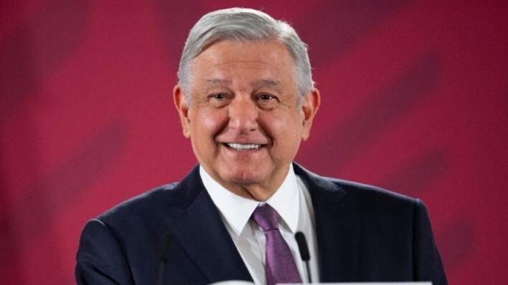 AMLO envía mensaje a gobernadores que se niegan a distribuir nuevos libros de texto de la SEP