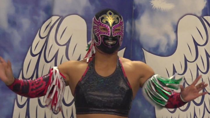 VIDEO: Luchadora japonesa entra al ring con música de Valentín Elizalde y se vuelve viral