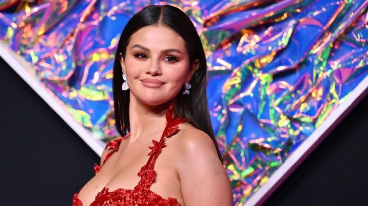 Selena Gomez da catedra de elegancia otoñal con arriesgado 'outfit' y triunfa en el intento