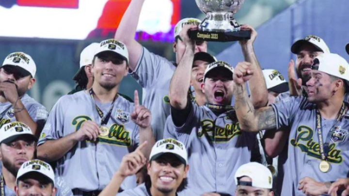 Insólito: Pericos de Puebla se corona como campeón de la LMB; alza la copa en la  Laguna