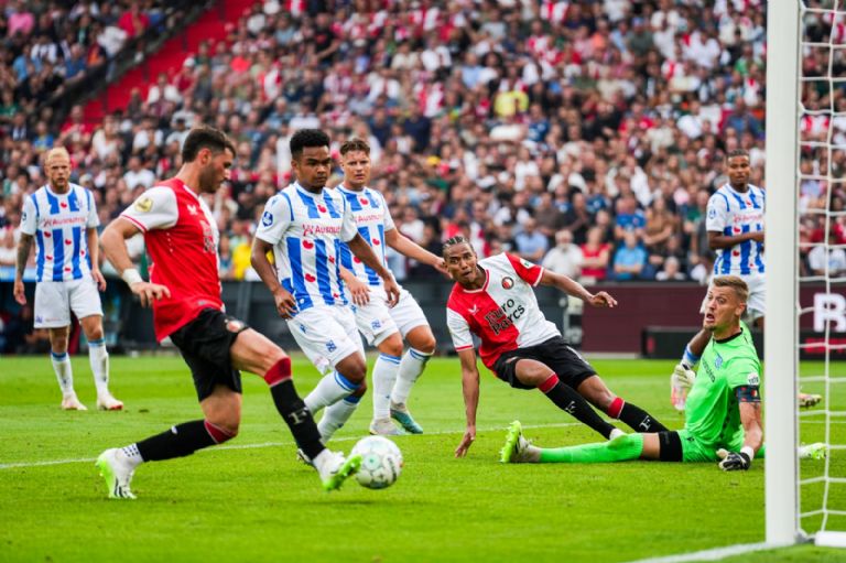 Gol de Santiago Giménez con el Feyenoord