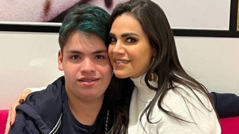 Hijo de Luz Elena González fue internado y operado de urgencia