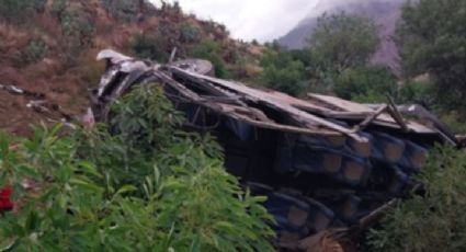 (VIDEO) Trágico accidente deja 24 muertos en Perú: Un camión cae en abismo de 200 metros