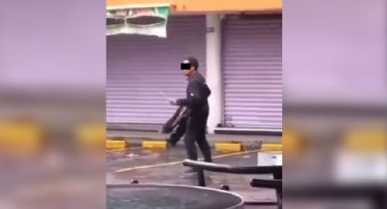 VIDEO: Elementos de la SSC detienen a hombre que los amenazó con un 'cuchillo cebollero'