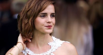 Emma Watson enamora en el desfile de Otoño-Invierno 2023 con despampanante vestido negro