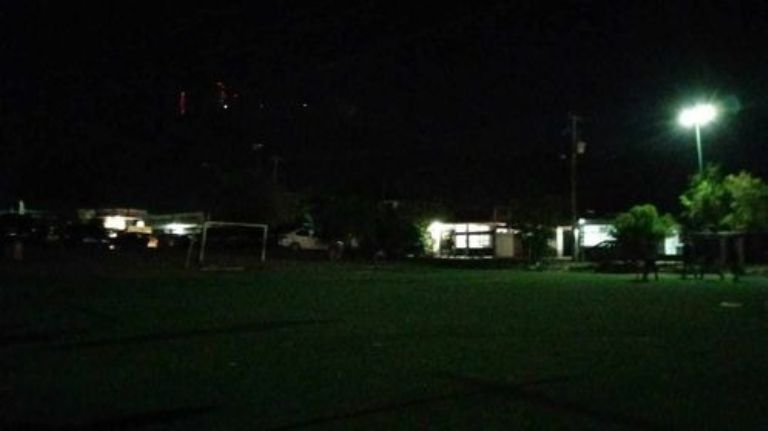 La crisis por el alumbrado público en Guaymas continúa.