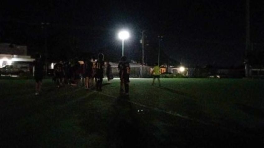 Crisis de alumbrado público en Guaymas: Niños, expuestos; practican en canchas sin luz