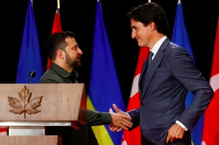 Zelensky y Trudeau 