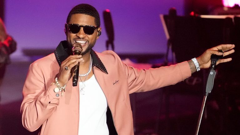 Usher protagonizará el Medio Tiempo del Super Bowl 