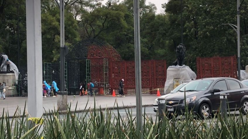 Menor se pierde en el Bosque de Chapultepec; policías de la Ciudad de México lo rescatan
