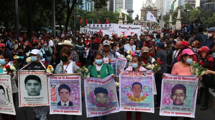 AMLO asegura que informe de la 4T sobre Ayotzinapa no se parece a la 'Verdad Histórica'