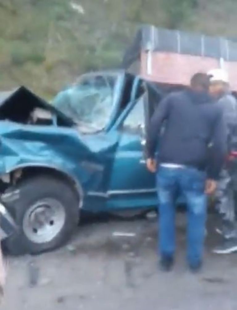 Conductor prensado en la México-Puebla