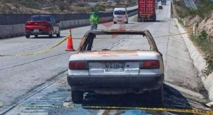 Localizan el cadáver de un hombre en la cajuela de un automóvil en llamas en Nuevo León