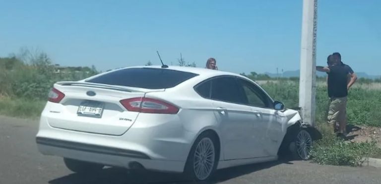 Accidente vehicular moviliza a las autoridades. Foto: Facebook