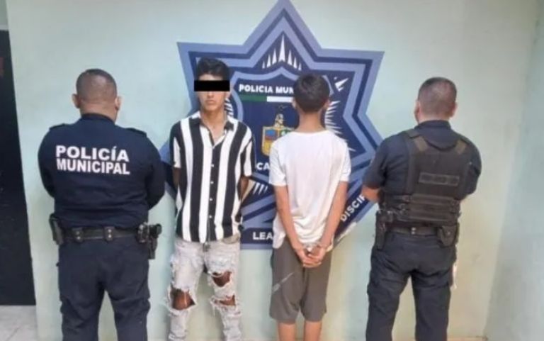 Detienen a jóvenes por posesión de drogas en Ciudad Obregón. Foto: Facebook